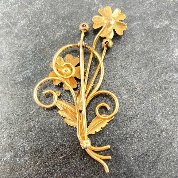 VINTAGE Gold-filled flower brooch with dark blue rhinestones ~ 1950s daisy pin - Picture 9 of 10